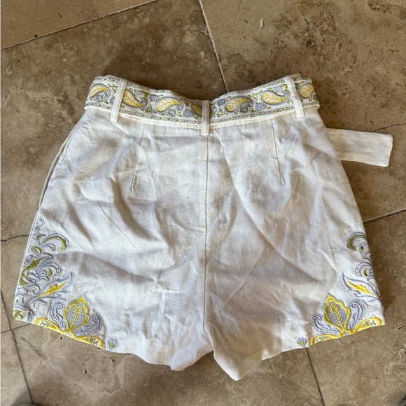 MOTF XS ladies embroidered Lennon shorts, beautiful condition - Picture 7 of 11